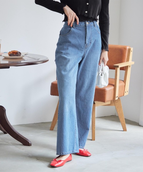 titivate(ティティベイト)の「ストレートデニムパンツ(デニムパンツ・レディース・ブルー/ライトブルー/インディゴブルー・S/M/L)」の2枚目の写真