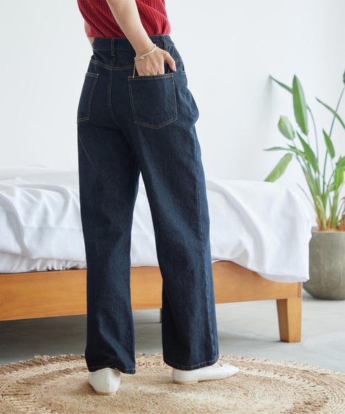 titivate(ティティベイト)の「ストレートデニムパンツ(デニムパンツ・レディース・ブルー/ライトブルー/インディゴブルー・S/M/L)」の10枚目の写真