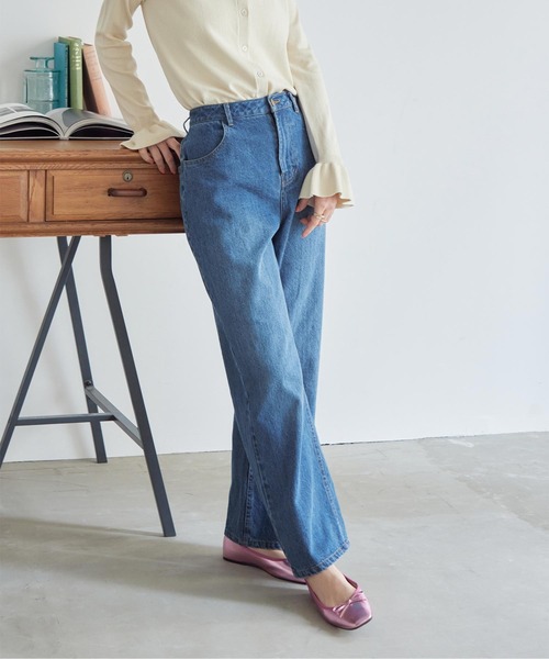 titivate(ティティベイト)の「ストレートデニムパンツ(デニムパンツ・レディース・ブルー/ライトブルー/インディゴブルー・S/M/L)」の15枚目の写真