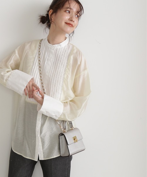 N.（N. Natural Beauty Basic）（エヌエヌナチュラルビューティーベーシック）の「◆ピンタックドレスシャツ（シャツ/ブラウス・レディース・ベージュ/オフホワイト・MEDIUM）」の2枚目の写真