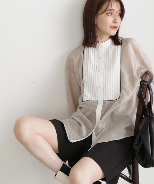 N.（N. Natural Beauty Basic）（エヌエヌナチュラルビューティーベーシック）の「◆ピンタックドレスシャツ（シャツ/ブラウス・レディース・ベージュ/オフホワイト・MEDIUM）」の3枚目の写真