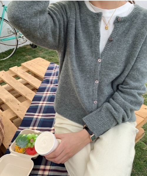 sorule（ソルレ）の「ベーシックニットカーディガン（ニット/セーター・レディース・ベージュ/イエロー/グレー/ブラック/パープル/レッド・FREE）」の3枚目の写真