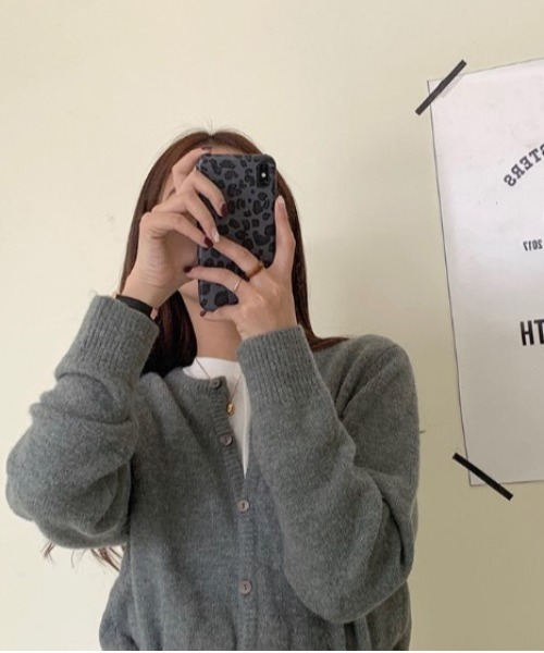 sorule（ソルレ）の「ベーシックニットカーディガン（ニット/セーター・レディース・ベージュ/イエロー/グレー/ブラック/パープル/レッド・FREE）」の8枚目の写真