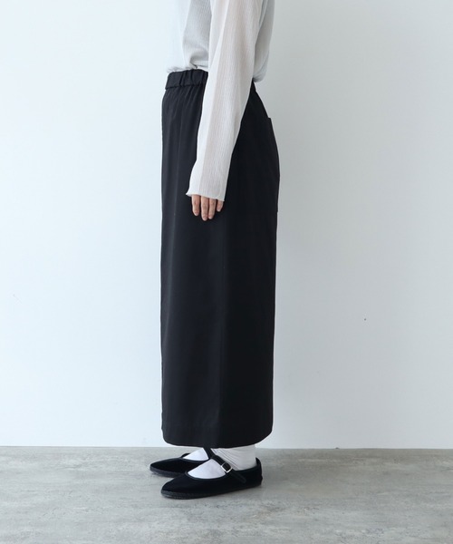 yuni（ユニ　）の「強撚ラチネ　Iラインスカート（スカート・レディース・ブラック/ベージュ・FREE）」の12枚目の写真