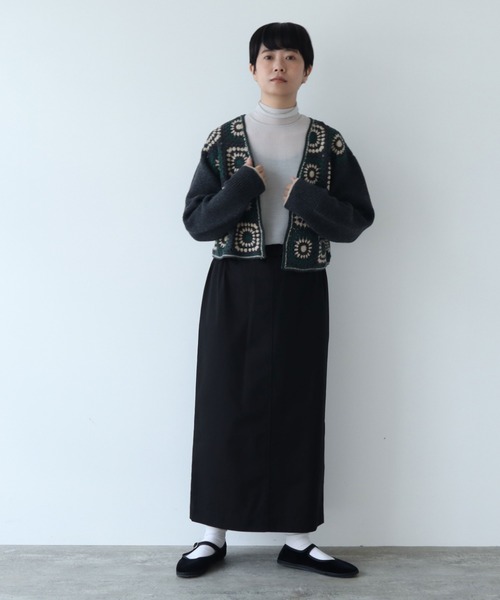 yuni（ユニ　）の「強撚ラチネ　Iラインスカート（スカート・レディース・ブラック/ベージュ・FREE）」の3枚目の写真