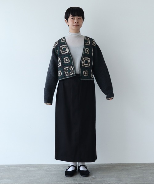 yuni（ユニ　）の「強撚ラチネ　Iラインスカート（スカート・レディース・ブラック/ベージュ・FREE）」の4枚目の写真