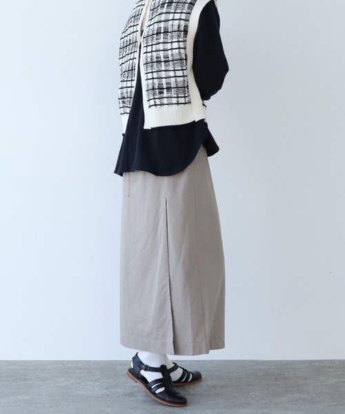 yuni（ユニ　）の「強撚ラチネ　Iラインスカート（スカート・レディース・ブラック/ベージュ・FREE）」の21枚目の写真