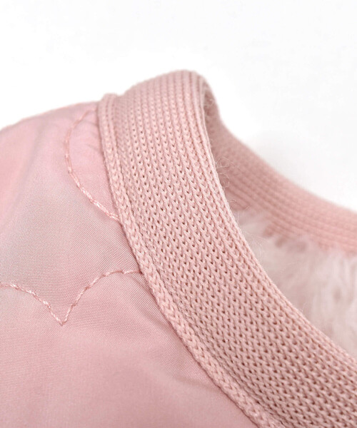 SLAP SLIP(スラップスリップ)の「【お揃い】リボン付き花刺しゅう柄中綿キルトボアリバーシブルジャケット(80~130cm)(ブルゾン・キッズ・ピンク/ブルー・100cm/110cm/120cm/130cm/80cm/90cm)」の8枚目の写真