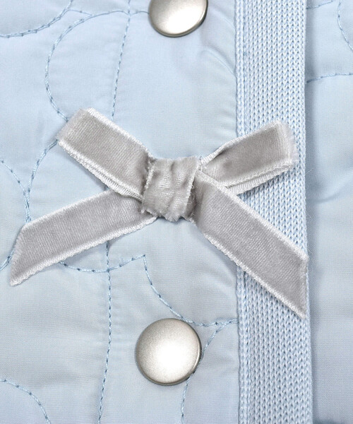 SLAP SLIP(スラップスリップ)の「【お揃い】リボン付き花刺しゅう柄中綿キルトボアリバーシブルジャケット(80~130cm)(ブルゾン・キッズ・ピンク/ブルー・100cm/110cm/120cm/130cm/80cm/90cm)」の19枚目の写真