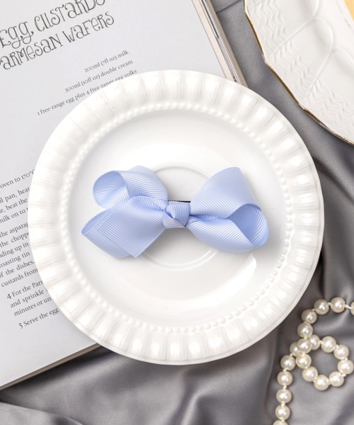 panpantutu（パンパンチュチュ）の「グレースリボンヘアピン（ヘアピン・キッズ・スモークピンク/ベージュ/フューシャピンク/オリーブ/オレンジ/ブルー/ダークラベンダー/ネイビー/ベビーピンク/ブラック/ボルドー/クリアイエロー/ライトブルー/ライトグレー/ピンク系その他/ライラック/ピンク/クリアブルー/ラベンダー/シルバー・FREE）」の5枚目の写真