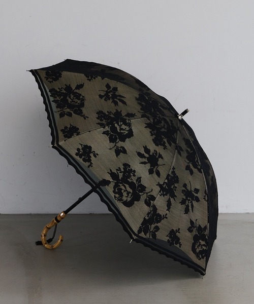 LAVEANGE（ラビアンジェ）の「完全遮光 晴雨兼用/レース二重張りスライド式 傘（長傘・レディース・ブラック/ベージュ・F）」の19枚目の写真