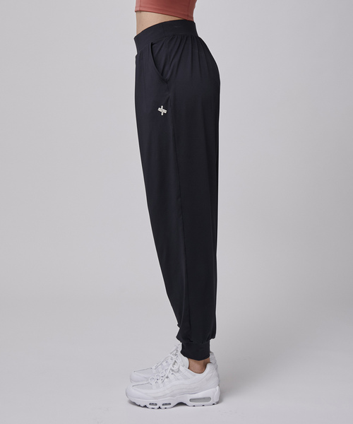 XEXYMIX(ゼクシィミックス)の「【XEXYMIX】リラックスフェザー ジョガーフィット ハーレムパンツ XA5379G(その他パンツ・レディース・ベージュ/ブラック・M/L)」の11枚目の写真