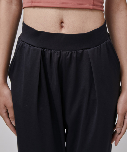 XEXYMIX(ゼクシィミックス)の「【XEXYMIX】リラックスフェザー ジョガーフィット ハーレムパンツ XA5379G(その他パンツ・レディース・ベージュ/ブラック・M/L)」の13枚目の写真