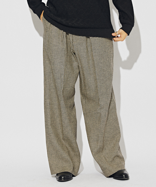 m's braque（エムズブラック）の「【m’s braque for BOUCLE】別注 タックワイドパンツ（スラックス・メンズ・チャコールグレー/ブラック・38/40/36）」の13枚目の写真