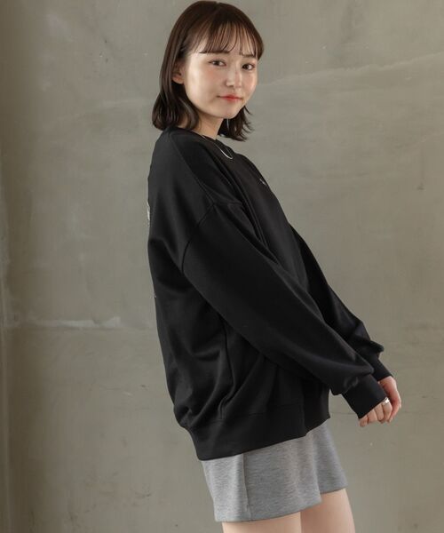 RETRO GIRL(レトロガール)の「バックフォトトレーナー(スウェット・レディース・ブラック/ダークグレー/ホワイト系その他・FREE)」の15枚目の写真