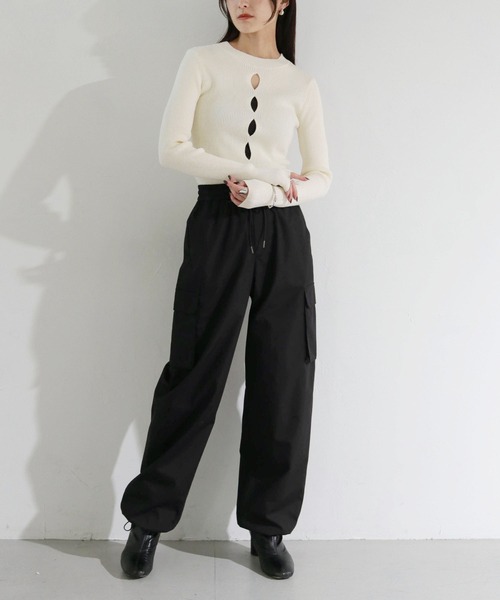 cheriella（シェリエラ）の「【cheriella】WEB限定前後２WAYバックスリットリブニット（ニット/セーター・レディース・アイボリー/ブルーグレー/オレンジ/ライトグレー/ブラック・M）」の8枚目の写真