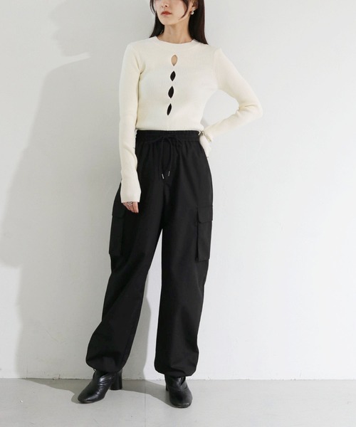 cheriella（シェリエラ）の「【cheriella】WEB限定前後２WAYバックスリットリブニット（ニット/セーター・レディース・アイボリー/ブルーグレー/オレンジ/ライトグレー/ブラック・M）」の9枚目の写真