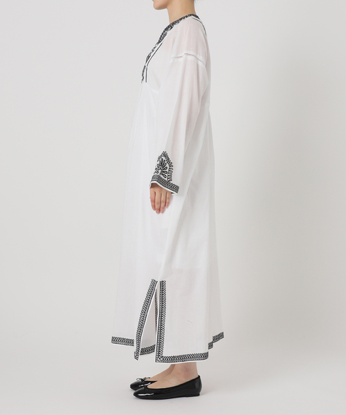 SLOBE IENA（スローブイエナ）の「フラワー刺しゅうワンピース