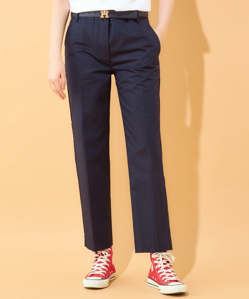 TOMMY HILFIGER(トミーヒルフィガー)の「【FUDGE掲載】【CLASSY掲載】【Oggi掲載】【ESSENTIALS】スリムストレートチノパンツ(チノパンツ・レディース・ベージュ/ネイビー/グリーン/ホワイト/ベージュ系/ネイビー系・32inch/34inch/36inch)」の1枚目の写真