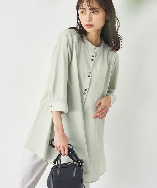 BELLUNA PLUS（ベルーナ）の「ＵＶ対策多ボタンデザインシャツチュニック（チュニック・レディース・ブルー系/チェック/グリーン/ホワイト系・MEDIUM/LARGE/X-LARGE）」の5枚目の写真