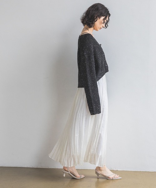 A part by（アパートバイ）の「≪追加2≫スパンコールVネックカーディガン（カーディガン/ボレロ・レディース・グレー/ブラック/ライトベージュ・FREE）」の5枚目の写真