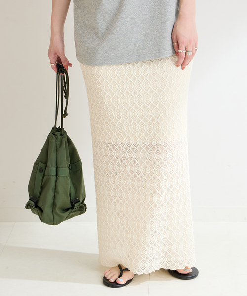 B.C STOCK（ベーセーストック）の「フラワーシャーリングスカート（スカート・レディース・ホワイト/ブラック・FREE）」の3枚目の写真