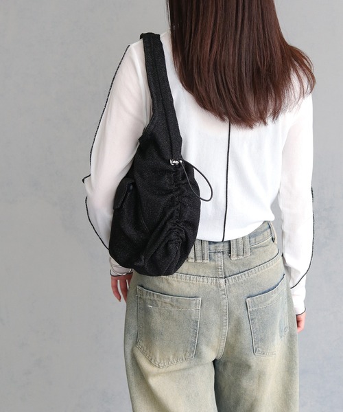 cheriella（シェリエラ）の「【cheriella】ギャザリングラメバッグ（ハンドバッグ・レディース・ブラック/シルバー・ONESIZE）」の5枚目の写真