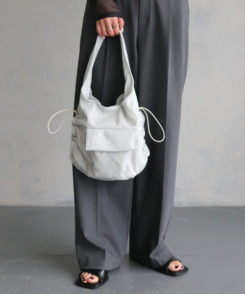cheriella（シェリエラ）の「【cheriella】ギャザリングラメバッグ（ハンドバッグ・レディース・ブラック/シルバー・ONESIZE）」の21枚目の写真