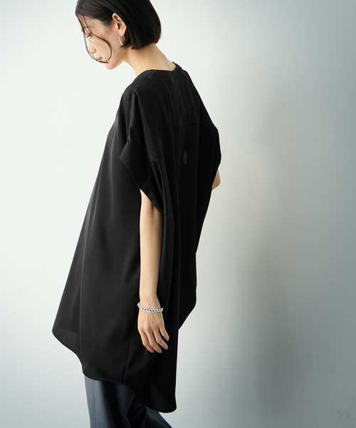 ONE'S TRUE(ワンズトゥルー)の「オーバーシルエットブラウス(シャツ/ブラウス・レディース・オフホワイト/カーキ/ブラック・M/L)」の7枚目の写真