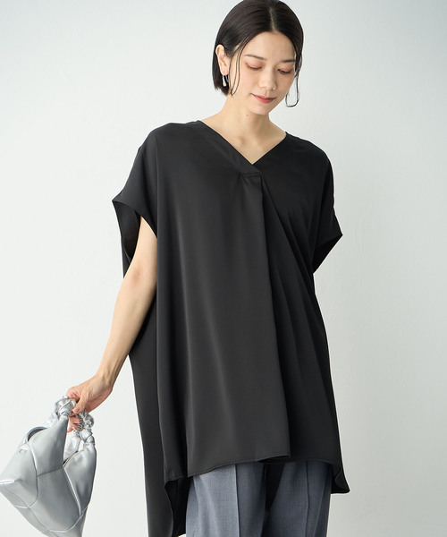 ONE'S TRUE(ワンズトゥルー)の「オーバーシルエットブラウス(シャツ/ブラウス・レディース・オフホワイト/カーキ/ブラック・M/L)」の15枚目の写真