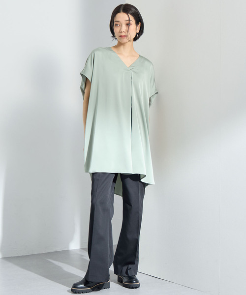 ONE'S TRUE(ワンズトゥルー)の「オーバーシルエットブラウス(シャツ/ブラウス・レディース・オフホワイト/カーキ/ブラック・M/L)」の17枚目の写真
