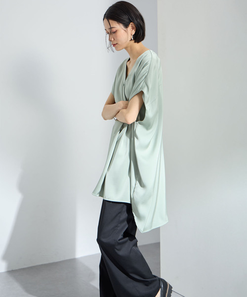 ONE'S TRUE(ワンズトゥルー)の「オーバーシルエットブラウス(シャツ/ブラウス・レディース・オフホワイト/カーキ/ブラック・M/L)」の21枚目の写真
