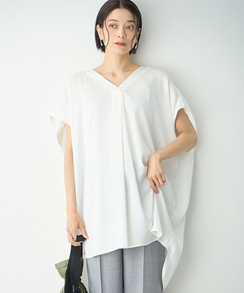 ONE'S TRUE(ワンズトゥルー)の「オーバーシルエットブラウス(シャツ/ブラウス・レディース・オフホワイト/カーキ/ブラック・M/L)」の1枚目の写真