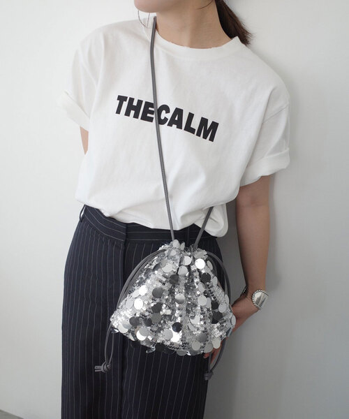 SLOBE IENA（スローブイエナ）の「SLOBE IENA スパンコール巾着バッグ（ハンドバッグ・レディース・シルバー・FREE）」の2枚目の写真