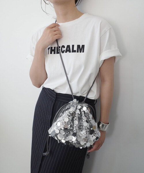 SLOBE IENA（スローブイエナ）の「SLOBE IENA スパンコール巾着バッグ（ハンドバッグ・レディース・シルバー・FREE）」の3枚目の写真