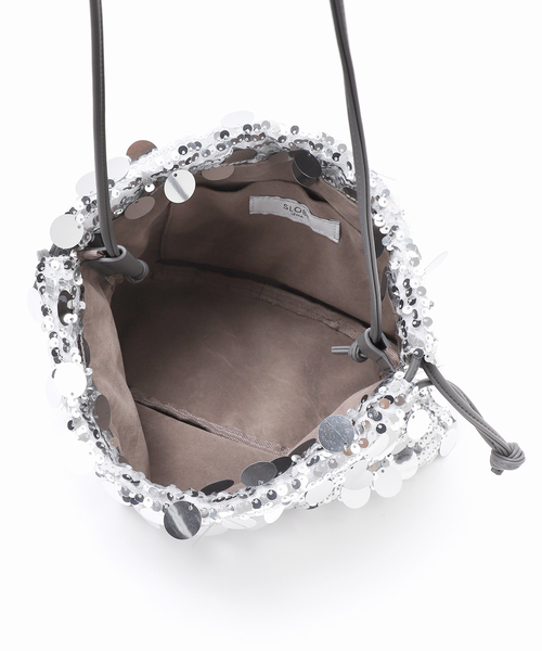 SLOBE IENA（スローブイエナ）の「SLOBE IENA スパンコール巾着バッグ（ハンドバッグ・レディース・シルバー・FREE）」の21枚目の写真