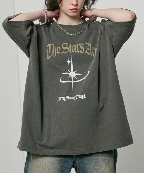 Alfred Alex(アルフレッドアレックス)の「【Alfred Alex】ヴィンテージメイクデザイン ビッグピグメント半袖プリント刺繍Tシャツ(Tシャツ/カットソー・メンズ・オフホワイト/ブラック/ワイン/ワイン系/ブラック系/ブルー/ブラック系2/ワイン系2/ネイビー/キャメル/ブラック系3/グリーン系・M/L)」の5枚目の写真