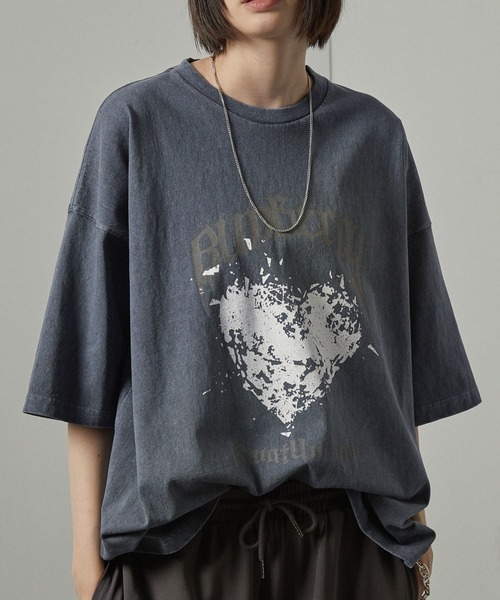 Alfred Alex（アルフレッドアレックス）の「【Alfred Alex】ヴィンテージメイクデザイン ビッグピグメント半袖プリント刺繍Tシャツ（Tシャツ/カットソー・メンズ・オフホワイト/ブラック/ワイン/ワイン系/ブラック系/ブルー/ブラック系2/ワイン系2・M/L）」の5枚目の写真