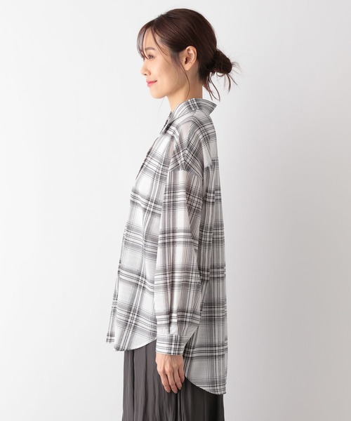 GLOBAL WORK（グローバルワーク）の「シアーチェックシャツ/115324（シャツ/ブラウス・レディース・ホワイト系5/ブラック系9・FREE）」の12枚目の写真