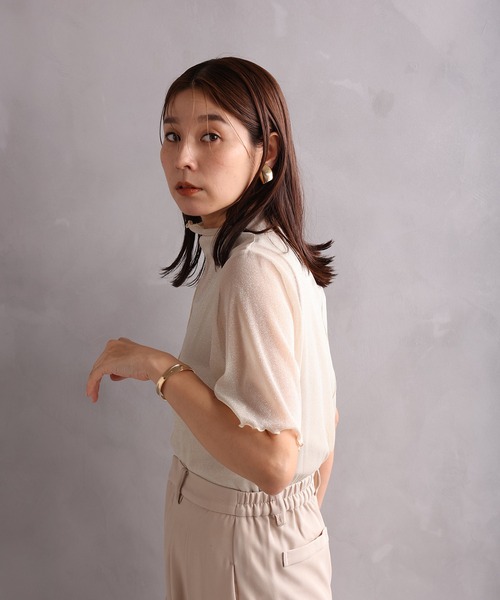 ONE'S TRUE(ワンズトゥルー)の「チュールハイネックプルオーバー(Tシャツ/カットソー・レディース・ベージュ/ブラック/チャコールグレー・L/M)」の10枚目の写真