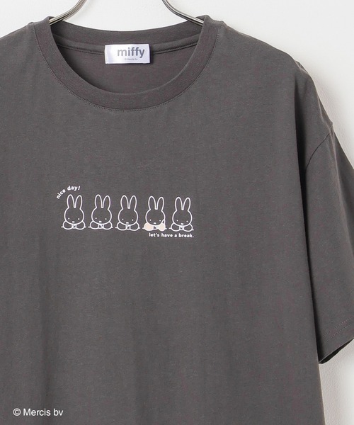 Honeys（ハニーズ）の「ミッフィー／ゆるＴシャツ（Tシャツ/カットソー・レディース・グリーン/ピンク/ホワイト/ベージュ/スミクロ・LL/SS/L/M/S）」の3枚目の写真