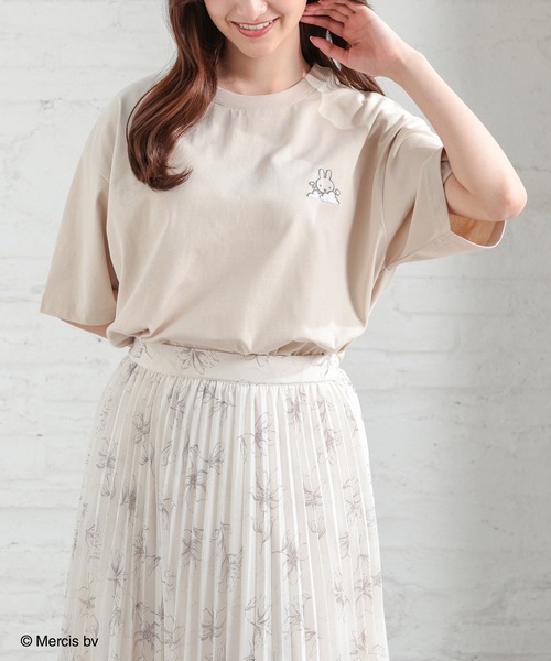 Honeys（ハニーズ）の「ミッフィー／ゆるＴシャツ（Tシャツ/カットソー・レディース・グリーン/ピンク/ホワイト/ベージュ/スミクロ・LL/SS/L/M/S）」の7枚目の写真
