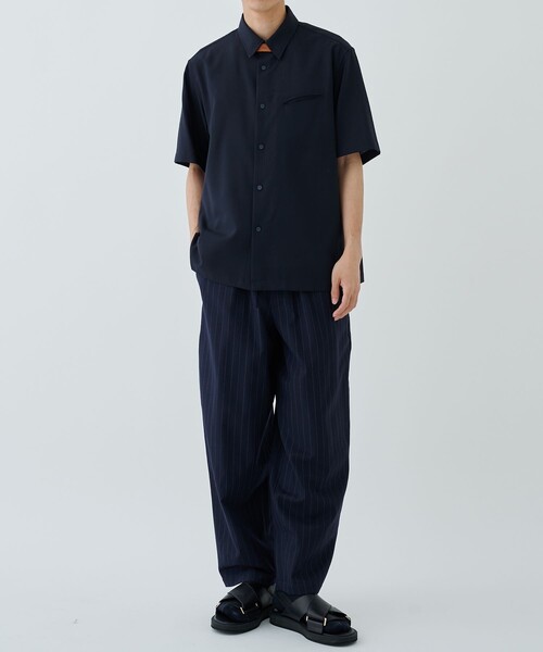 STUDIOUS SELECT(ステュディオスセレクト)の「【IRENISA/イレニサ】STUDIOUS別注 SHORT-SLEEVED SHIRT WITH LEATHER TAB(シャツ/ブラウス・メンズ・ダークネイビー/ダークグレー・2/3)」の6枚目の写真