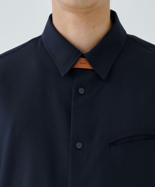 STUDIOUS SELECT(ステュディオスセレクト)の「【IRENISA/イレニサ】STUDIOUS別注 SHORT-SLEEVED SHIRT WITH LEATHER TAB(シャツ/ブラウス・メンズ・ダークネイビー/ダークグレー・2/3)」の16枚目の写真