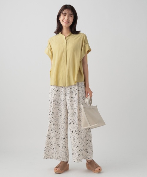 Elura（エルーラ）の「艶とろバンドカラーブラウス/124116（シャツ/ブラウス・レディース・ライトイエロー/グレイッシュベージュ/ネイビー・MEDIUM/SMALL/LARGE）」の8枚目の写真