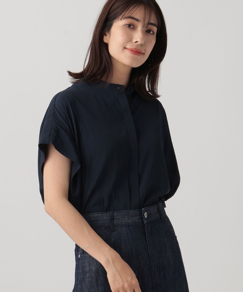 Elura（エルーラ）の「艶とろバンドカラーブラウス/124116（シャツ/ブラウス・レディース・ライトイエロー/グレイッシュベージュ/ネイビー・MEDIUM/SMALL/LARGE）」の12枚目の写真