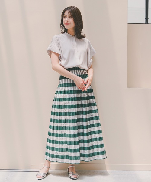 Elura（エルーラ）の「艶とろバンドカラーブラウス/124116（シャツ/ブラウス・レディース・ライトイエロー/グレイッシュベージュ/ネイビー・MEDIUM/SMALL/LARGE）」の15枚目の写真