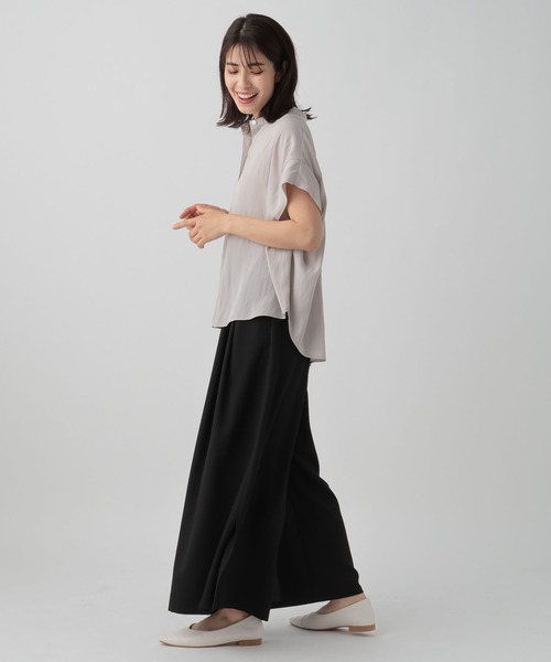 Elura（エルーラ）の「艶とろバンドカラーブラウス/124116（シャツ/ブラウス・レディース・ライトイエロー/グレイッシュベージュ/ネイビー・MEDIUM/SMALL/LARGE）」の16枚目の写真