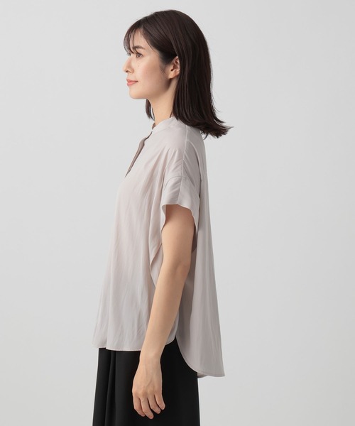 Elura（エルーラ）の「艶とろバンドカラーブラウス/124116（シャツ/ブラウス・レディース・ライトイエロー/グレイッシュベージュ/ネイビー・MEDIUM/SMALL/LARGE）」の21枚目の写真