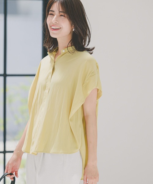 Elura（エルーラ）の「艶とろバンドカラーブラウス/124116（シャツ/ブラウス・レディース・ライトイエロー/グレイッシュベージュ/ネイビー・MEDIUM/SMALL/LARGE）」の4枚目の写真